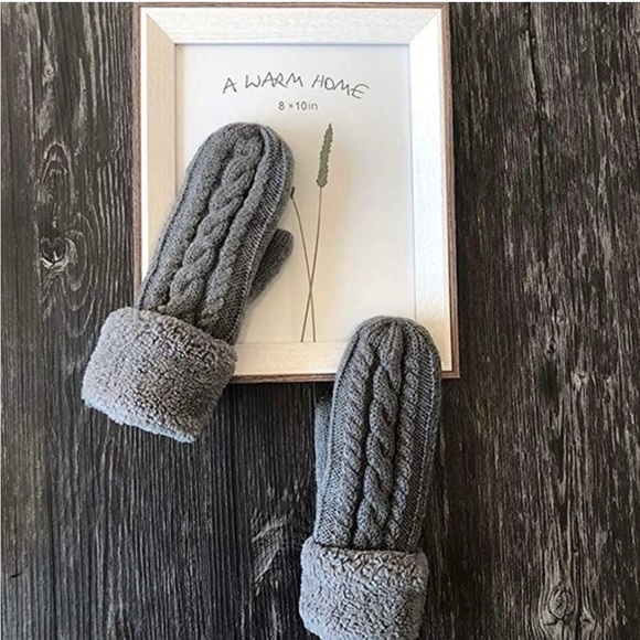 JUSTAY WINTER KNIT FLEECE MITTENS!! - Picture 2 of 8